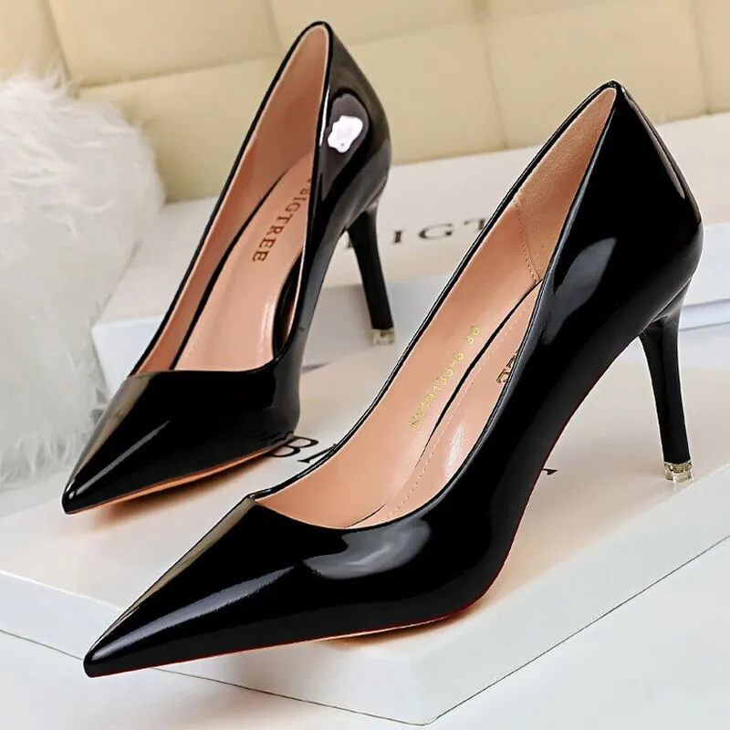 Graduation Gift  Shoes Classic Pumps Patent Leather Women Pumps Fashion Women Wedding Shoes High Heels Stiletto 10.5 Cm 7.5 Cm Lady Shoes