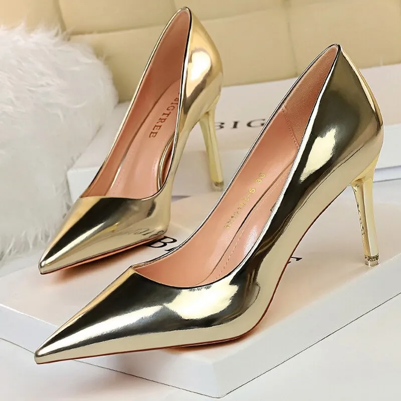 Graduation Gift  Shoes Classic Pumps Patent Leather Women Pumps Fashion Women Wedding Shoes High Heels Stiletto 10.5 Cm 7.5 Cm Lady Shoes